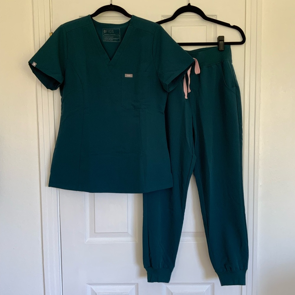 Brand New Figs Scrubs Set in Caribbean Blue